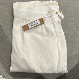 Brand new SKIMS logo kids pants. Bone color